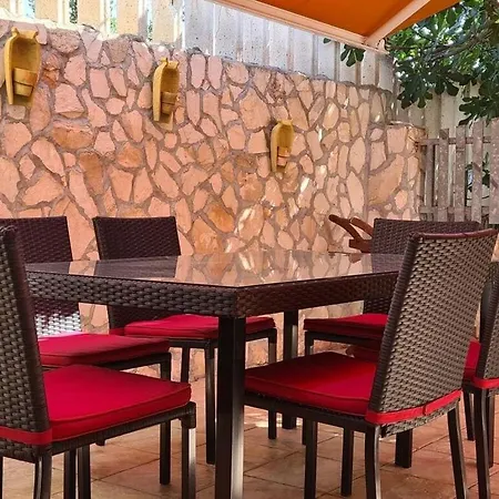 Del Maya Modern Retreat